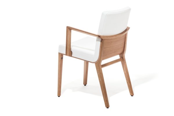 Moritz – krzesło z podłokietnikami z kolekcji TON