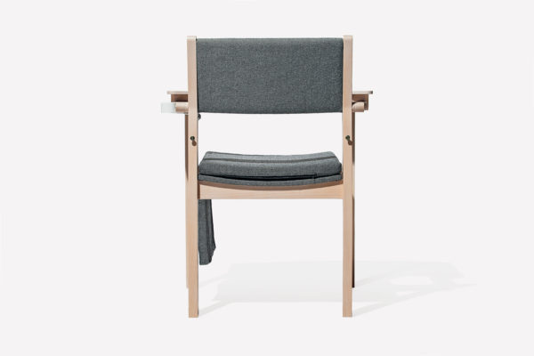 Santiago Dinning – krzesło z podłokietnikami z kolekcji TON