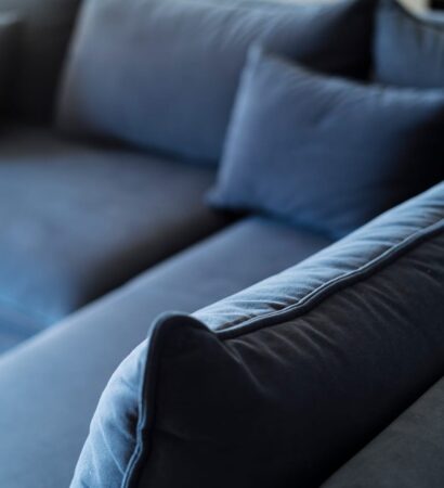 Praktyczne rozwiązania dla małych przestrzeni: sofy z funkcją spania